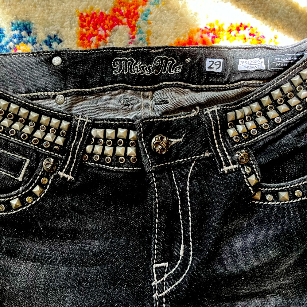 Miss Me Skinny Black rinse studded jeans